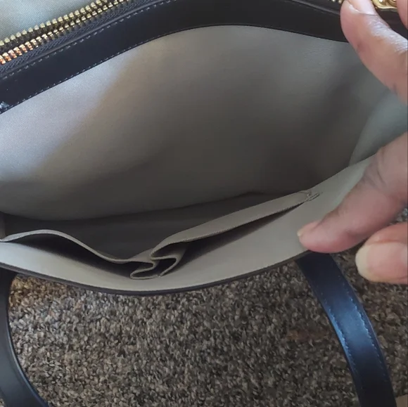 Handbag - Picture 5 of 7